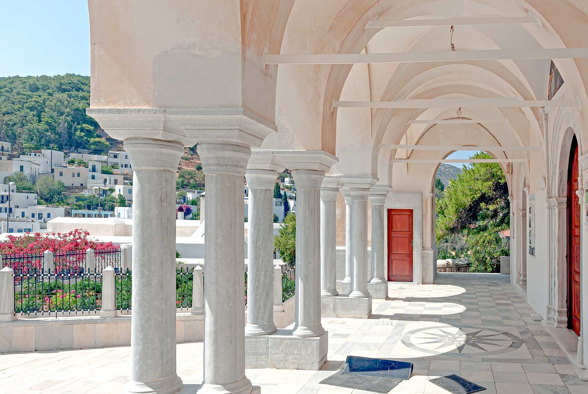 Villa-Collective---Paros_-Whitewashed-villages,-crystalline-coves-and-the-marvel-of-marble