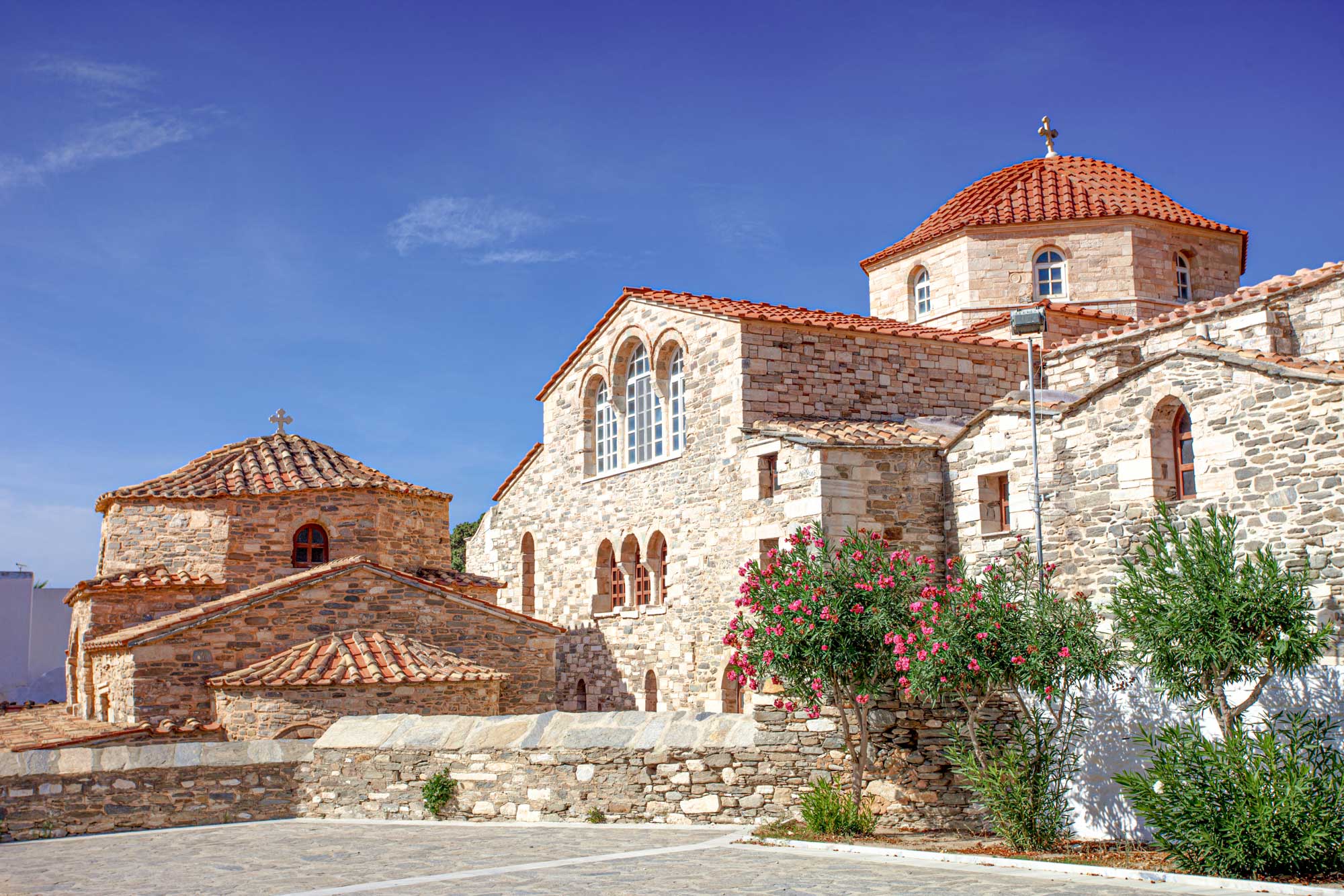 Villa-Collective---Paros_-Whitewashed-villages,-crystalline-coves-and-the-marvel-of-marble-2